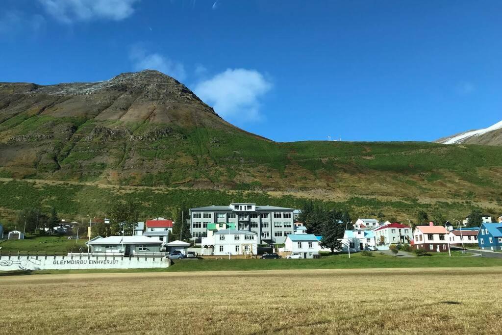 House With A Warm Soul In North Iceland Siglufjordur Экстерьер фото